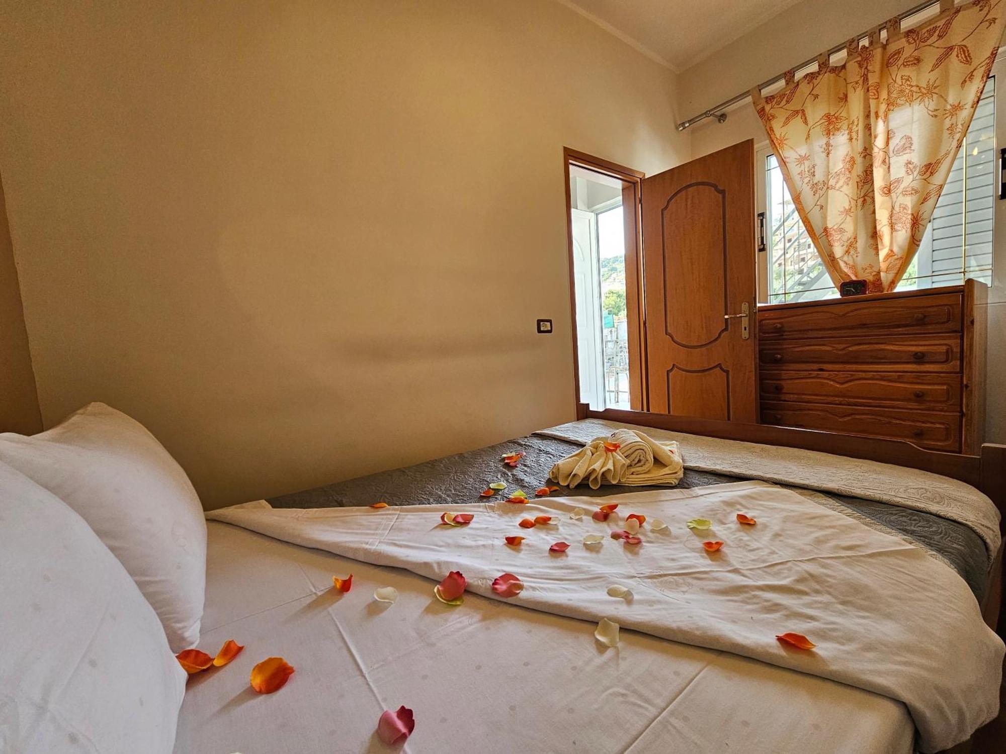 Apartament Leko Sarandë Esterno foto